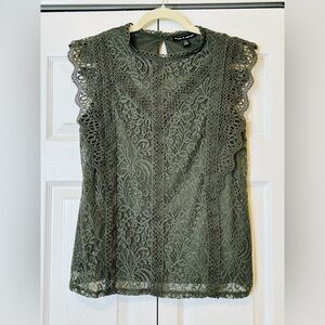 Cable & Gauge Green Lace Top